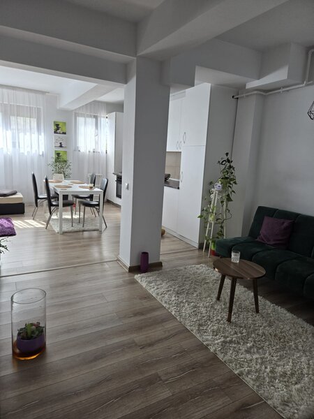 Bucurestii Noi, in spatele teatrului Masca