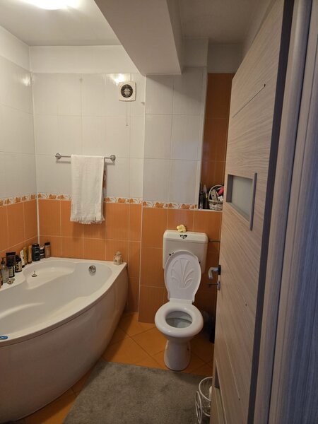 Bucurestii Noi, in spatele teatrului Masca